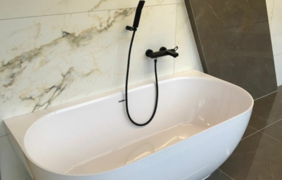 Bañera de mármol