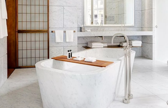Bañera de mármol